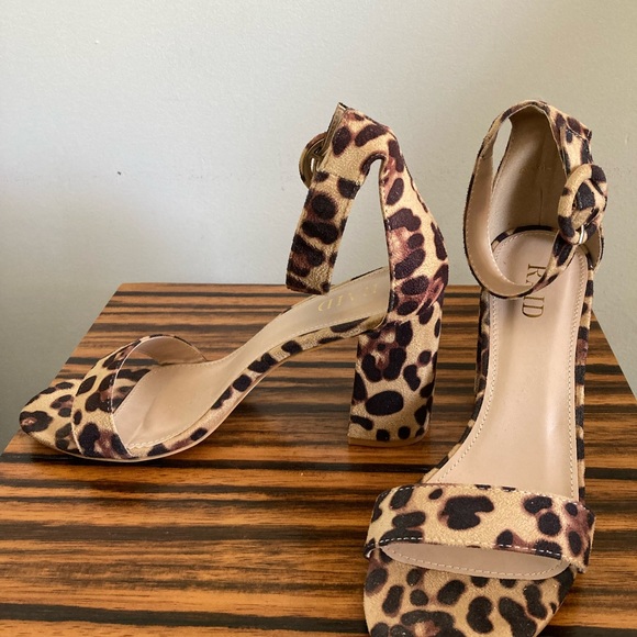 ASOS RAID leopard print faux suede ankle strap heels - Picture 4 of 4